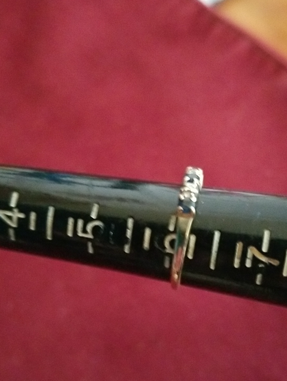 10K gold band with alternating Sapphires and Diamonds. - Picture 8 of 8